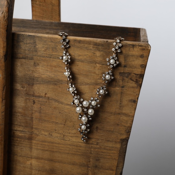 Elegant evening statement necklace with pearls - Picture 2 of 5